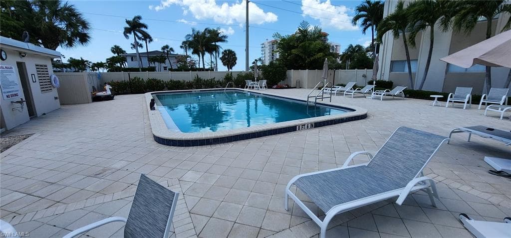 1100 Gulf Shore BLVD N 304 photo 25 of 29