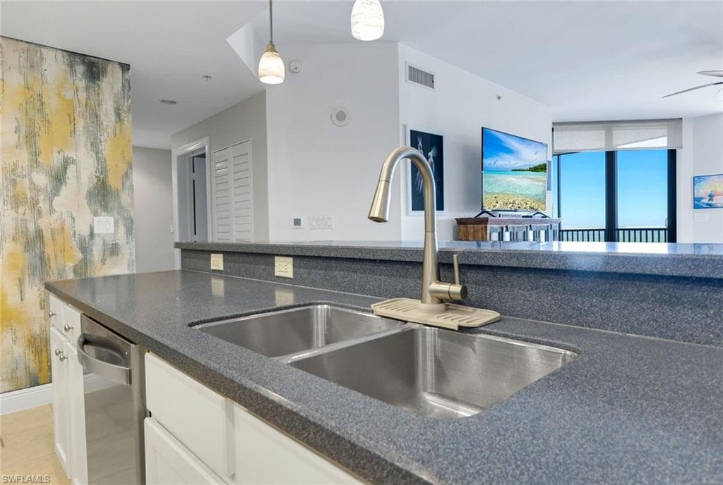 5781 Cape Harbour DR 1108 photo 16 of 39
