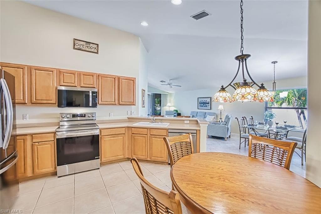 10135 Colonial Country Club BLVD 1202 photo 10 of 49