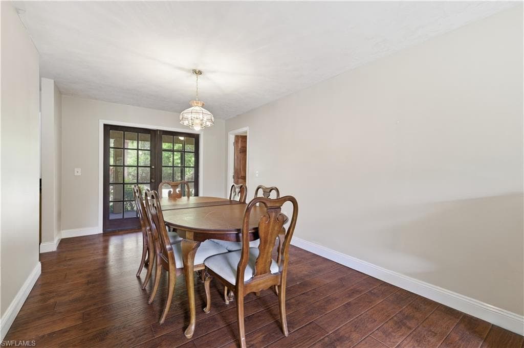 5681 Bur Oaks LN photo 13 of 27