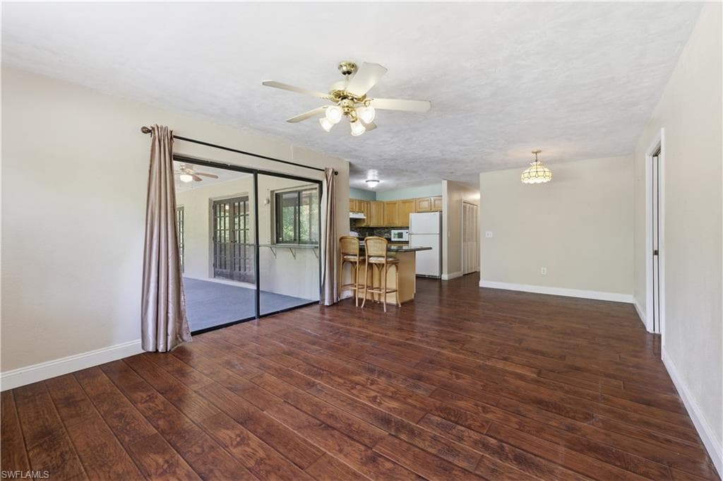 5681 Bur Oaks LN photo 20 of 27