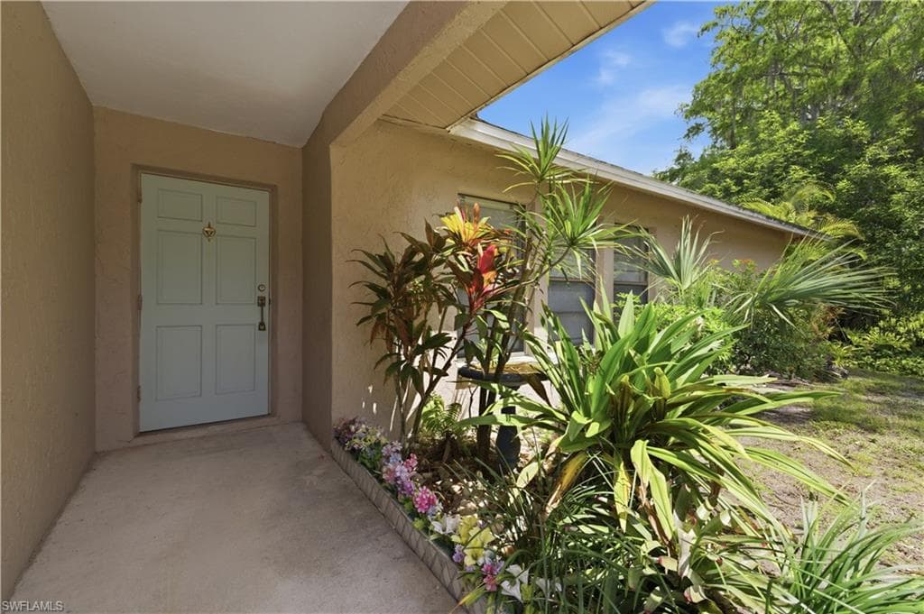 5681 Bur Oaks LN photo 10 of 27