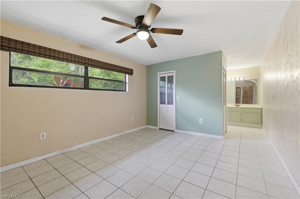 5681 Bur Oaks LN photo 14 of 27