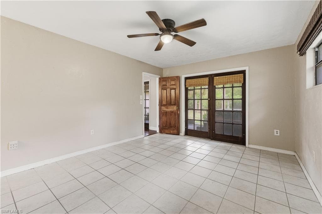 5681 Bur Oaks LN photo 15 of 27