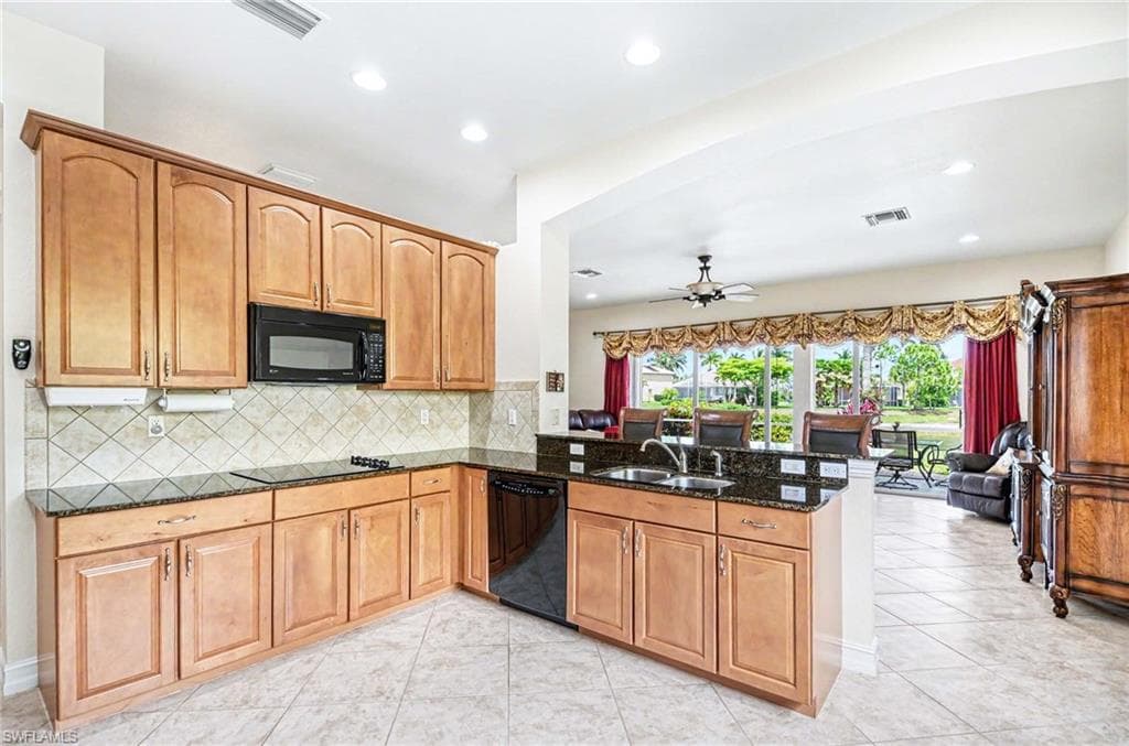 14809 Canton CT photo 16 of 49
