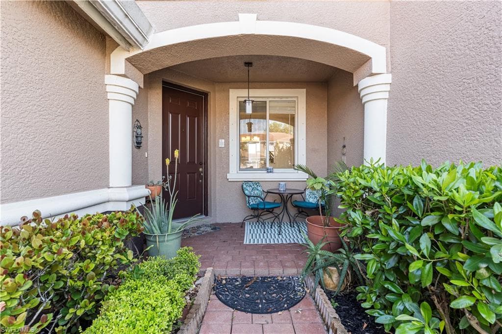 9808 Roundstone CIR photo 3 of 24