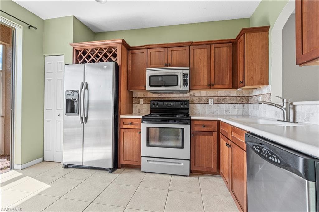 9808 Roundstone CIR photo 20 of 24