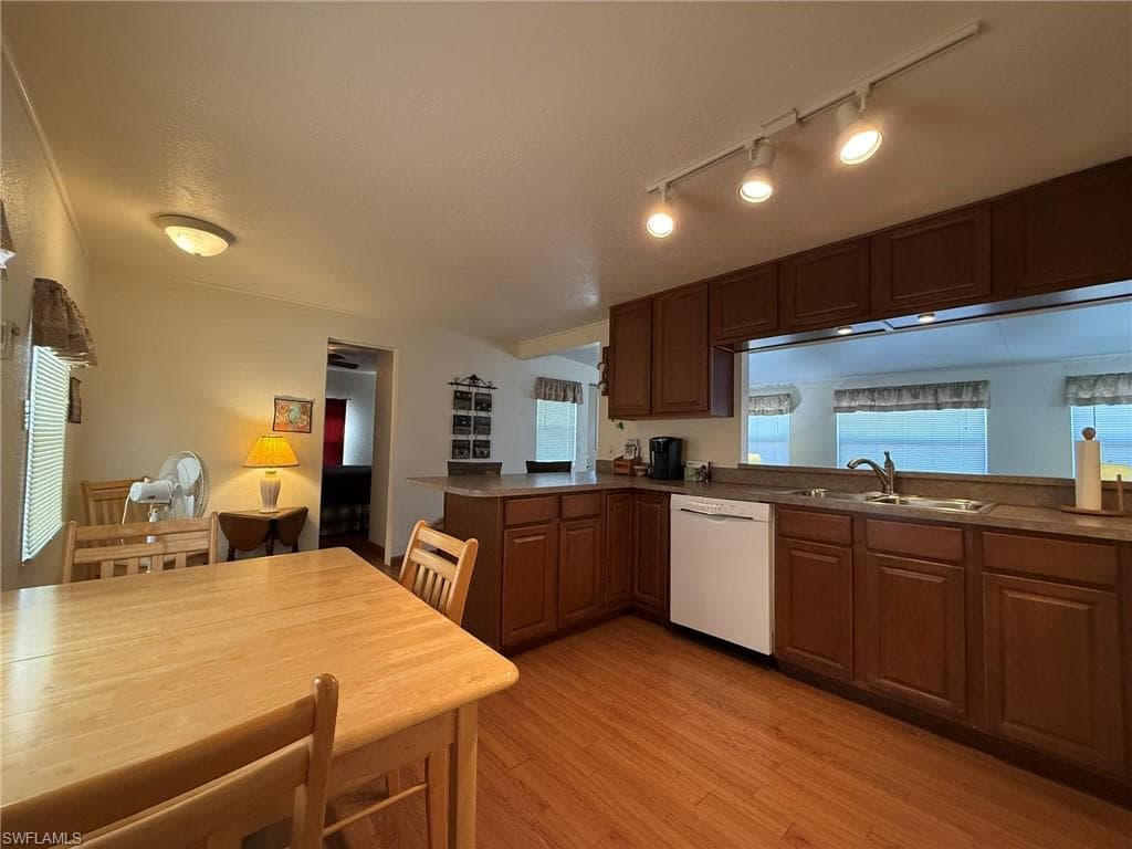 120 Lantern PL photo 27 of 47