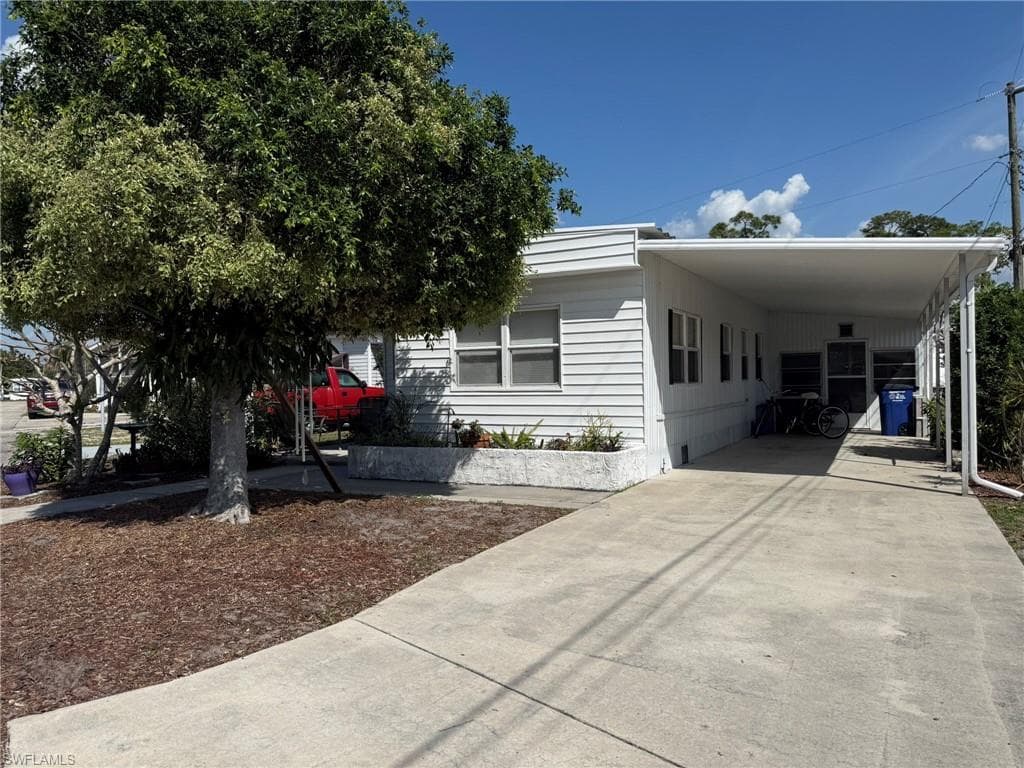 120 Lantern PL photo 2 of 47