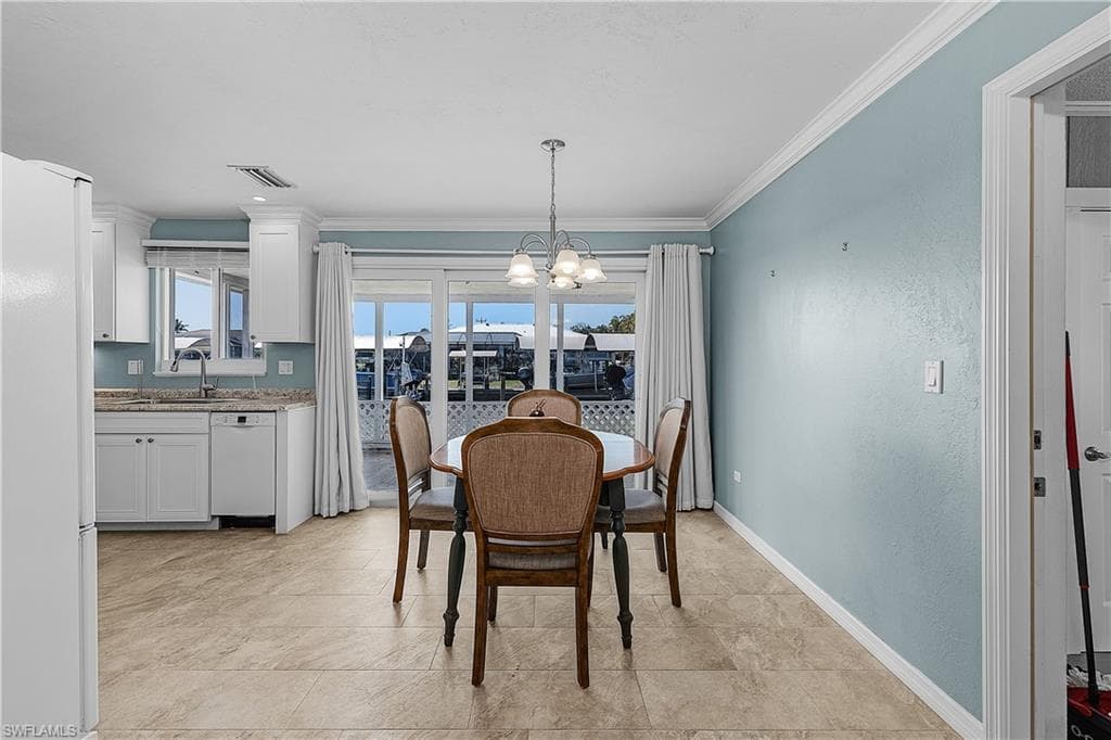 7815 Bocilla LN photo 8 of 39