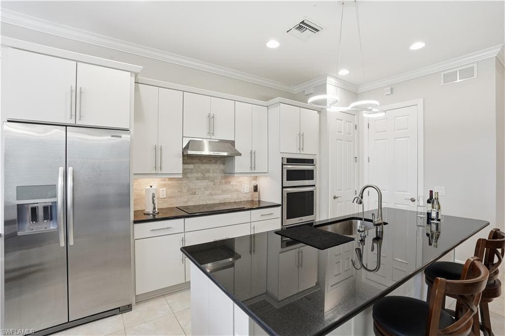 9328 Fieldstone LN photo 11 of 40