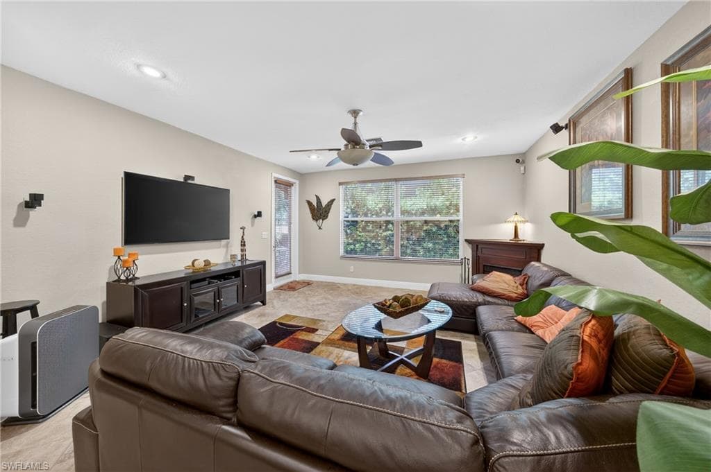 17560 Brickstone LOOP photo 4 of 34