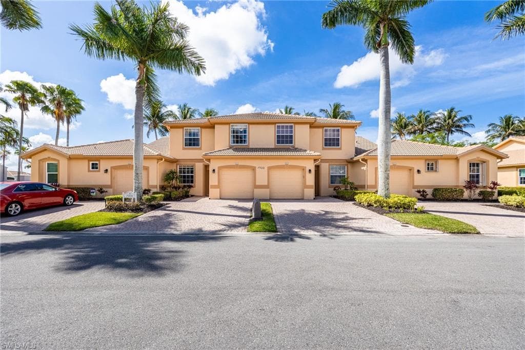 7900 Lake Sawgrass LOOP 4612 photo 1 of 42