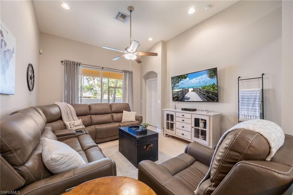 7900 Lake Sawgrass LOOP 4612 photo 14 of 42