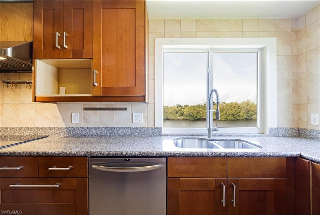 3968 Aloha LN photo 15 of 46
