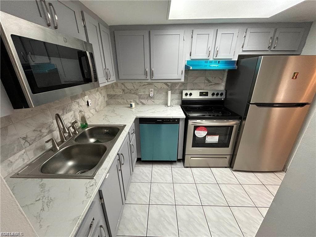 3704 Broadway 107 photo 1 of 19