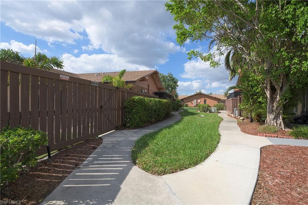 17334 Birchwood LN photo 11 of 29