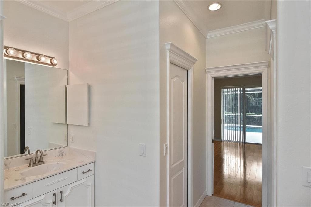 1408 Saracen LN photo 34 of 49