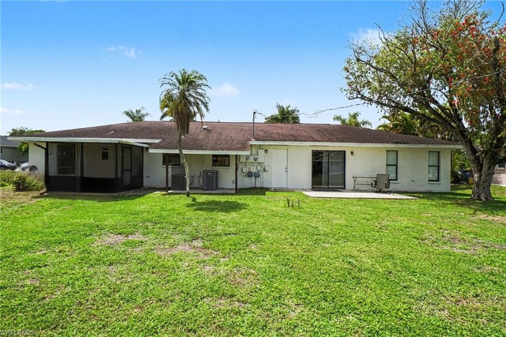 2210 Iris way Left side with Lanai