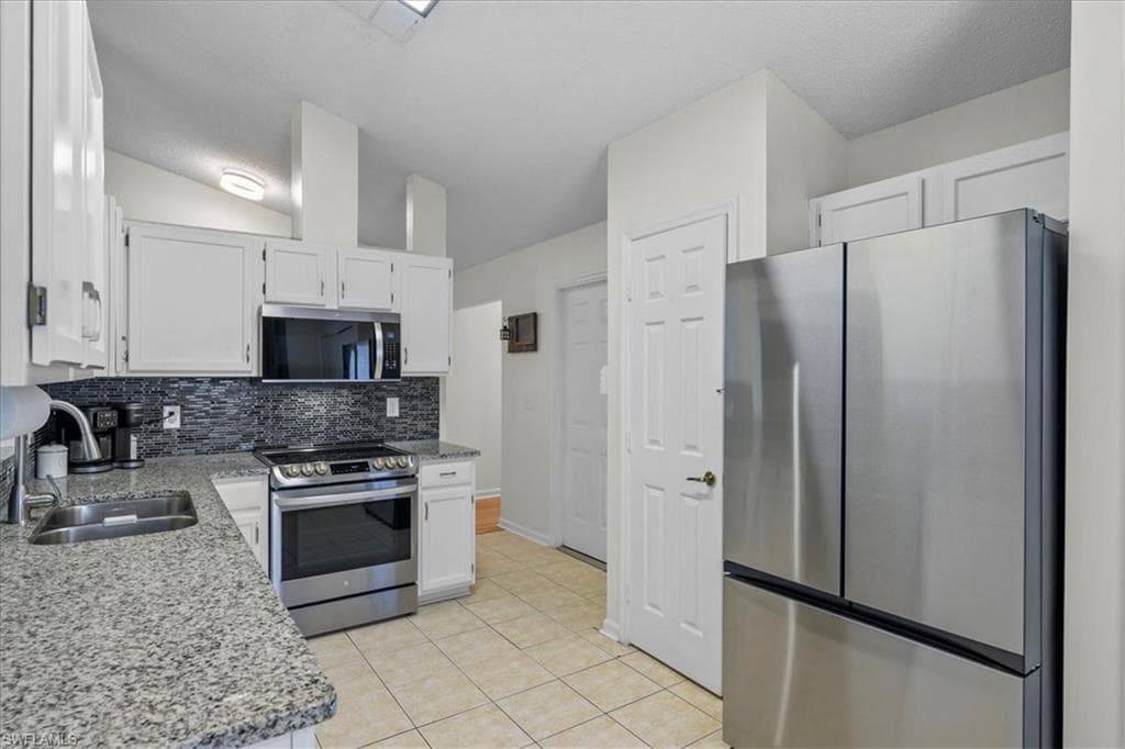 11179 Bentley Trace LN E photo 13 of 37
