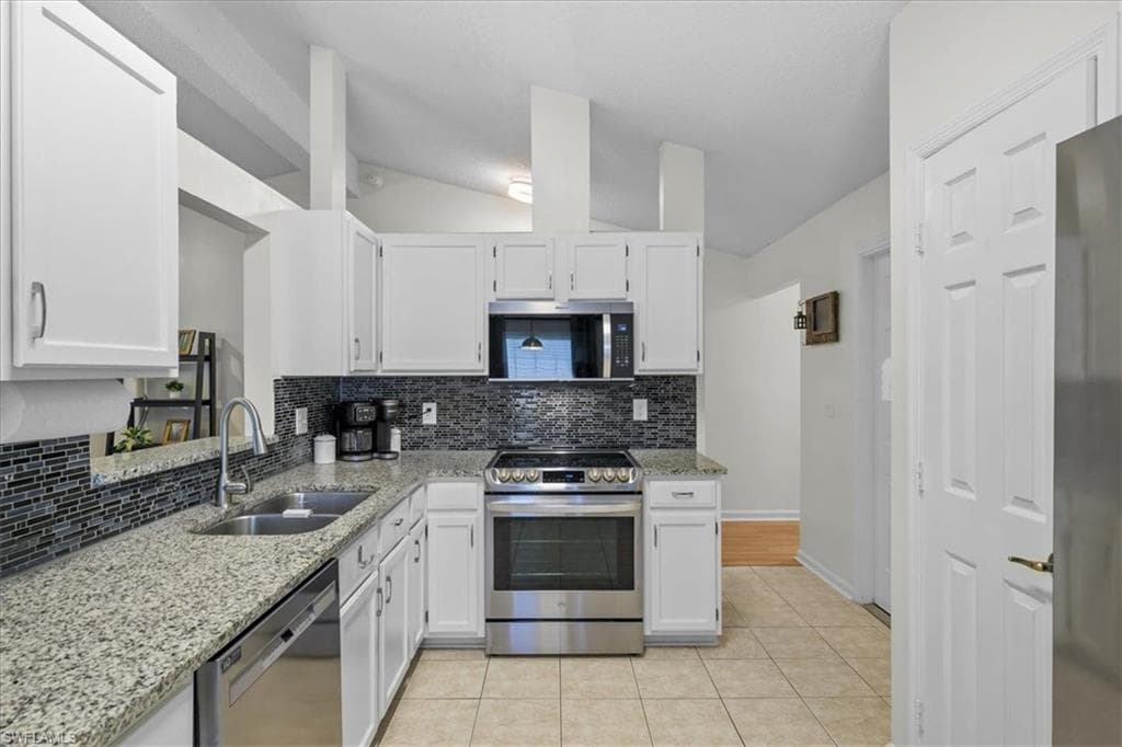 11179 Bentley Trace LN E photo 12 of 37