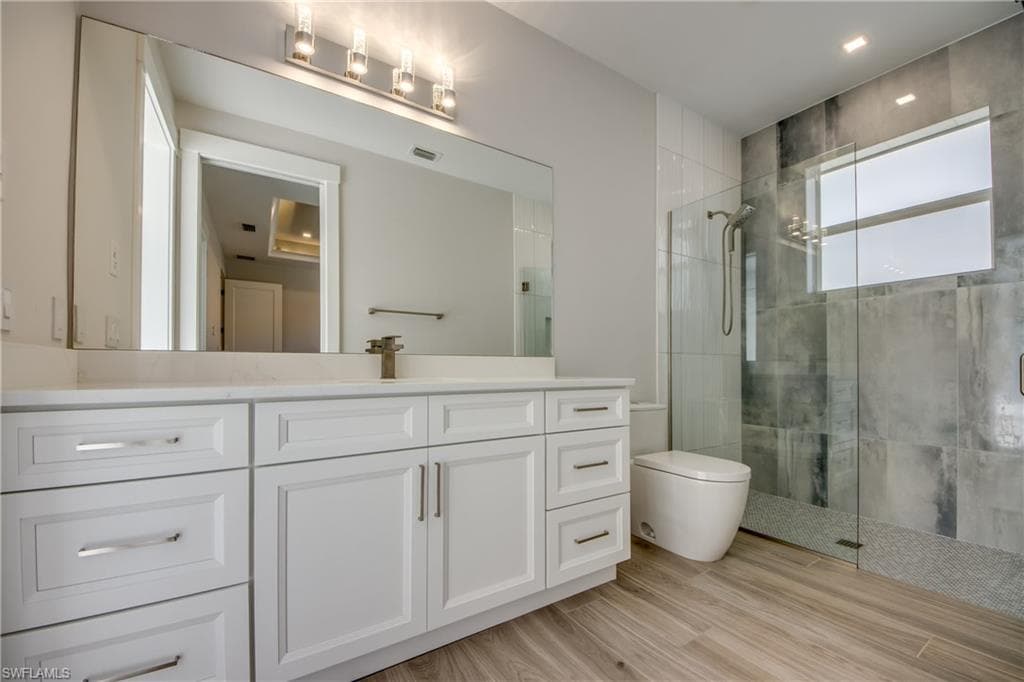 Pool Bath - Finishes Vary