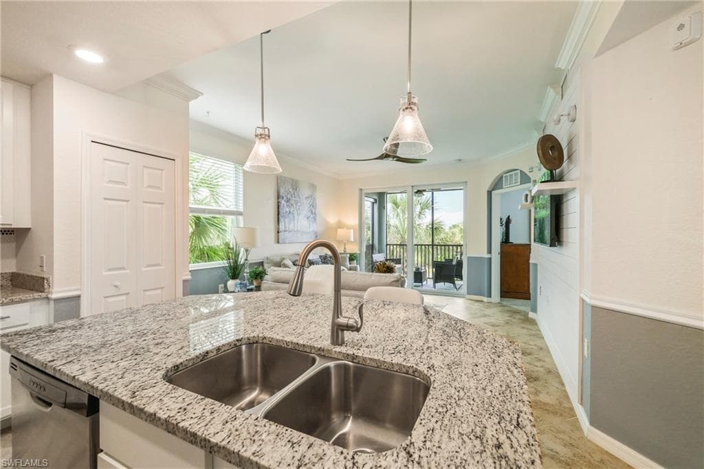 14091 Heritage Landing BLVD 121 photo 2 of 47