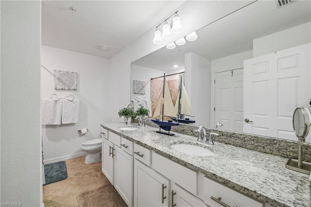 14091 Heritage Landing BLVD 121 photo 26 of 47