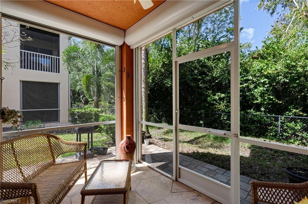 Sunroom with ceiling fan