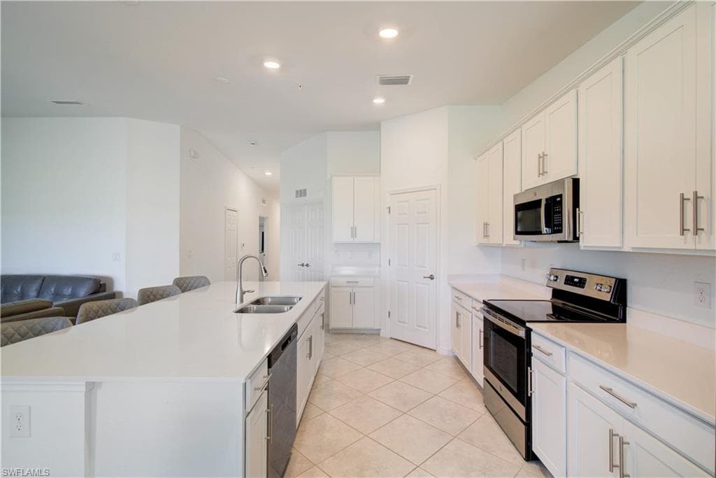 15960 Grassland LN 2724 photo 9 of 21