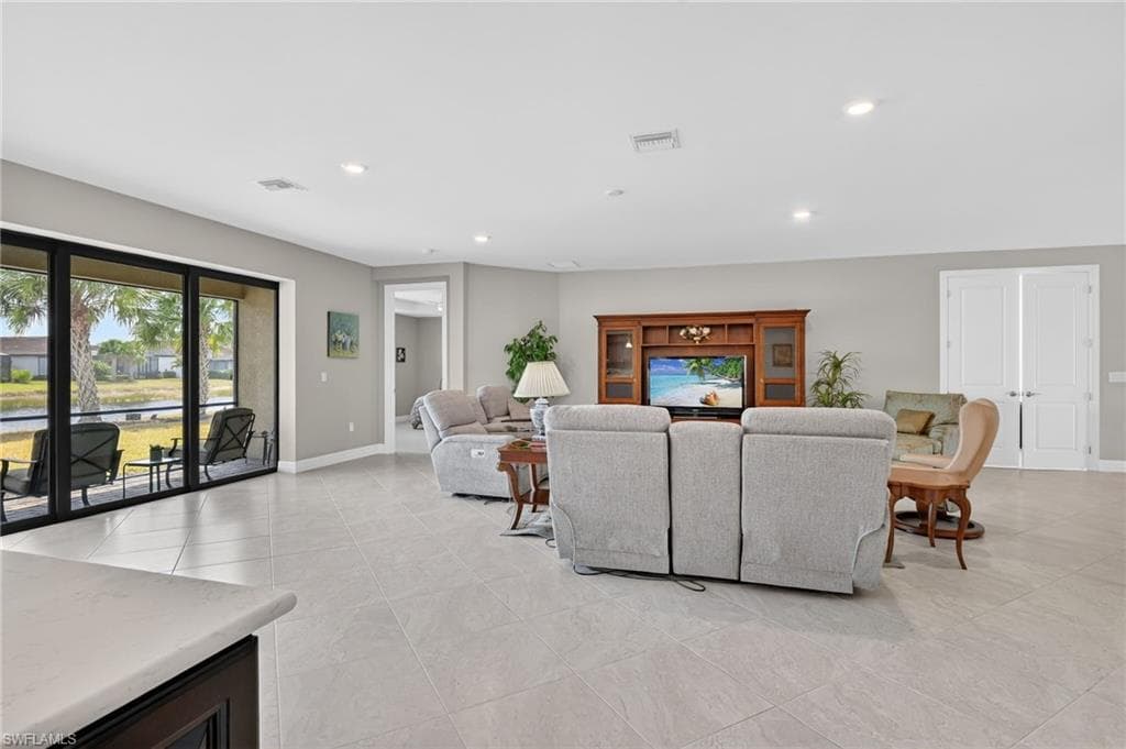 11279 Thurston Chase photo 9 of 43