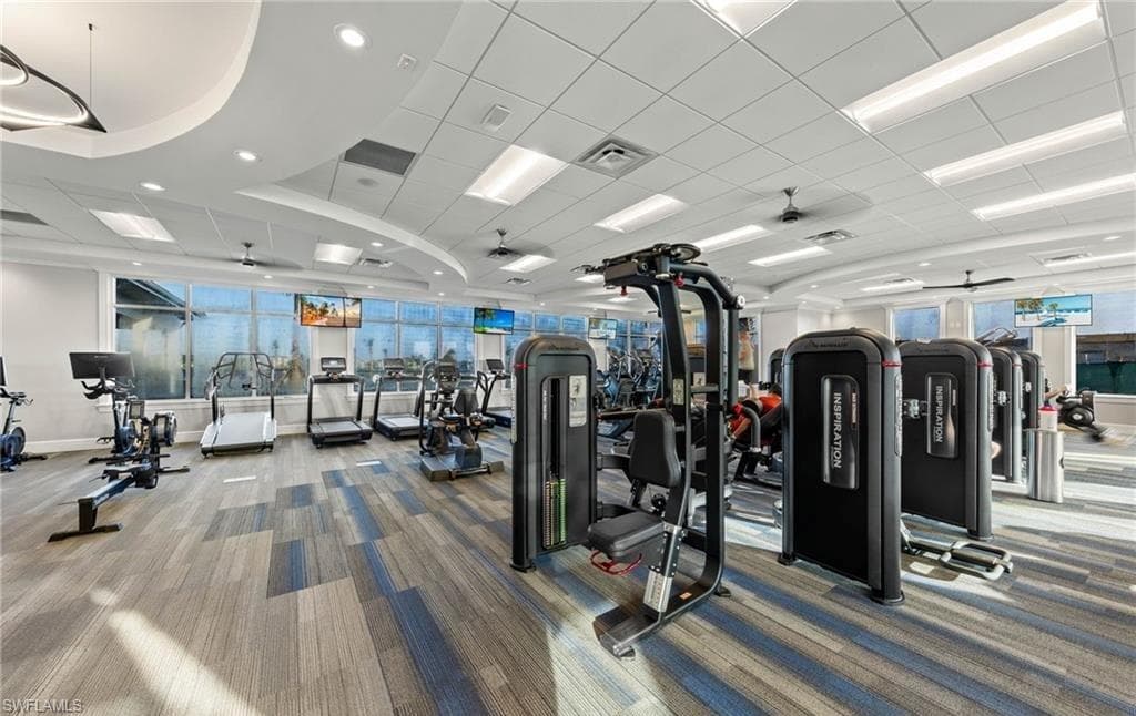 Just a few minutes walk to head to the gym, pickleball courts, tennis courts....FABULOUS location to amenities!