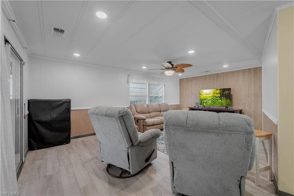 5506 Harbor LN photo 1 of 20