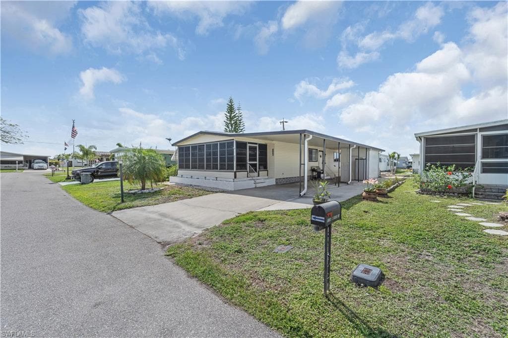 5506 Harbor LN photo 5 of 20