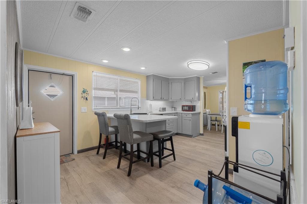 5506 Harbor LN photo 9 of 20