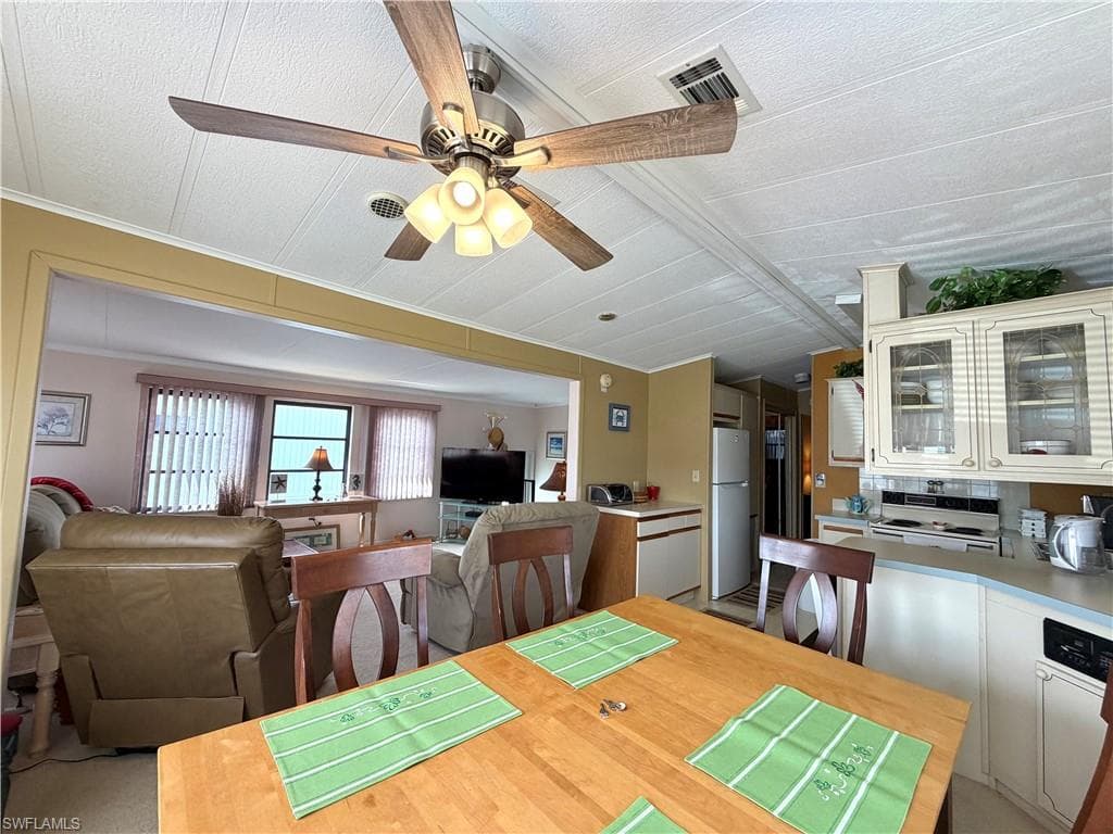 4710 Pilgrims WAY W photo 8 of 21