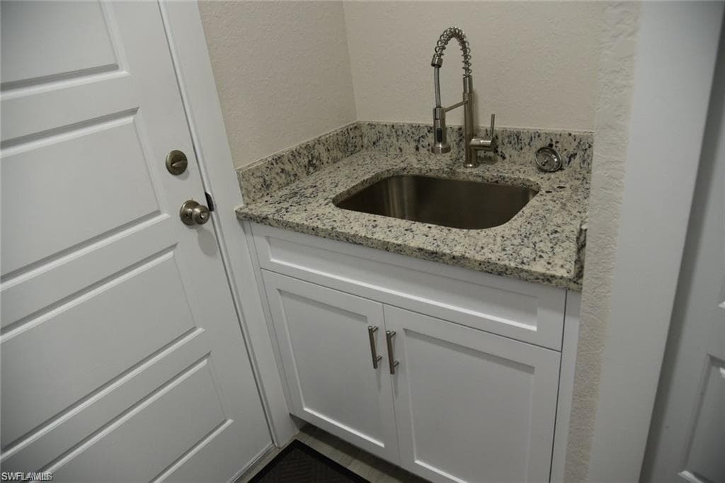 4666 Villa Capri LN photo 30 of 31