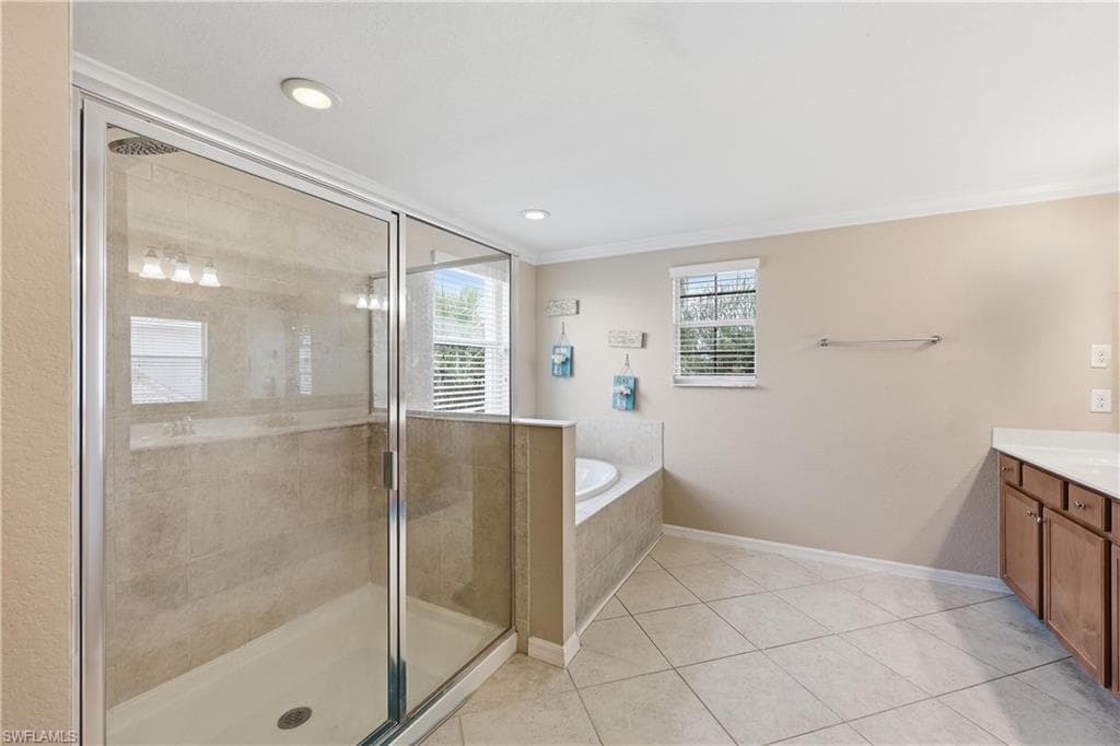 2446 Heydon CIR E photo 18 of 49