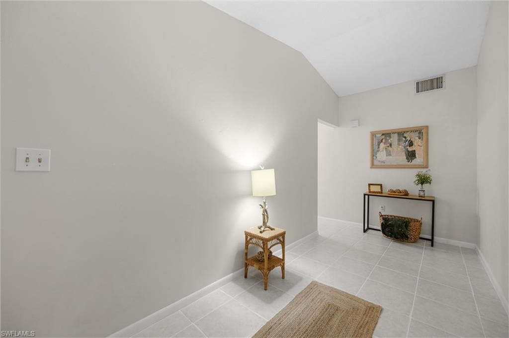 4472 30th PL SW photo 3 of 33