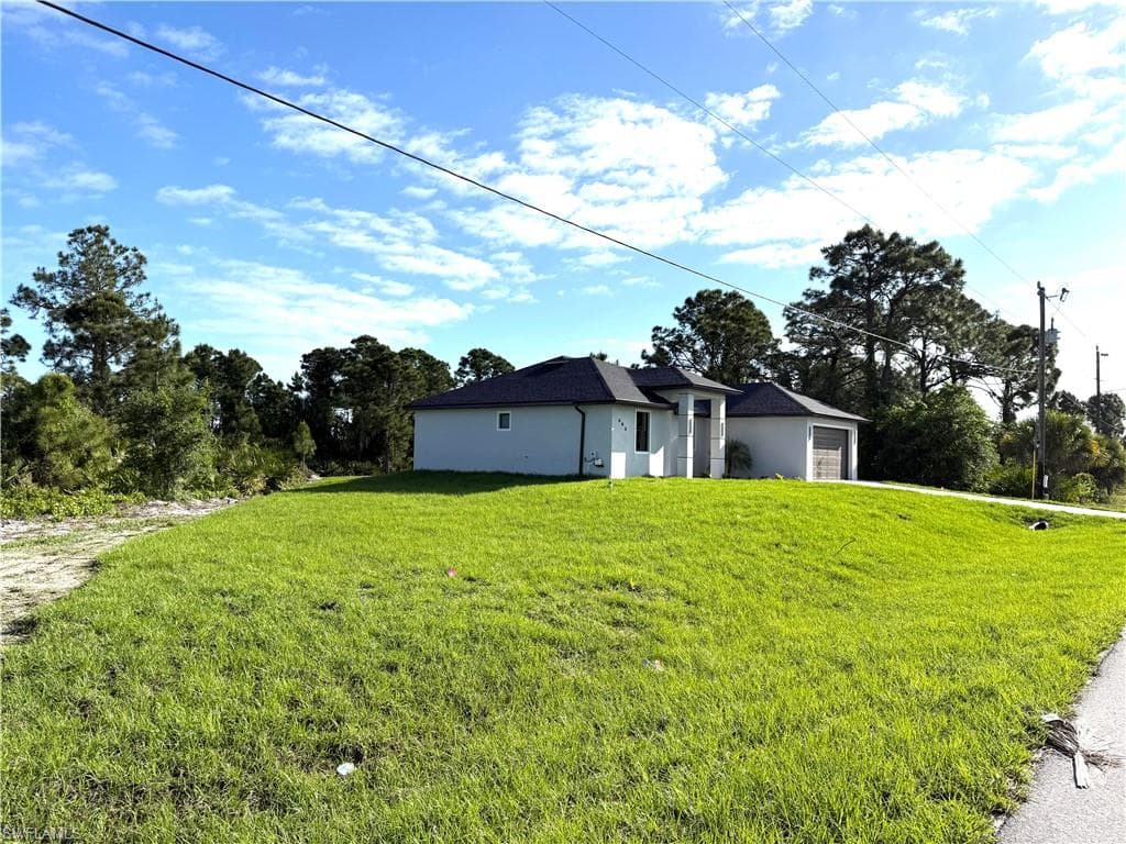 803 Newell ST E photo 1 of 22