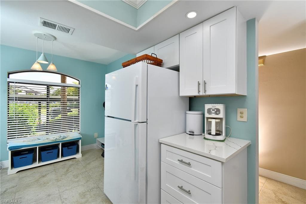 12171 Kelly Sands WAY 1568 photo 8 of 47