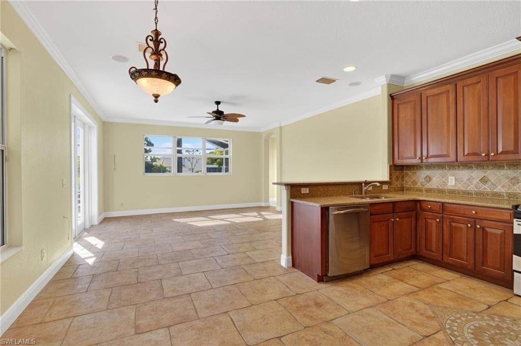 12585 Gemstone CT photo 13 of 50