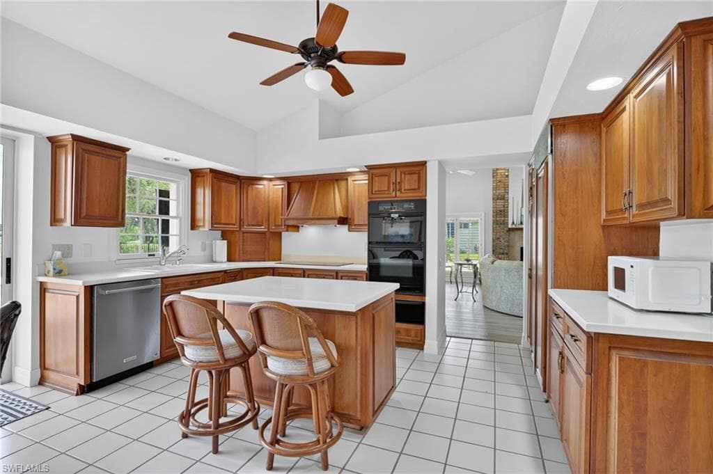 16031 Forest Oaks DR photo 12 of 45