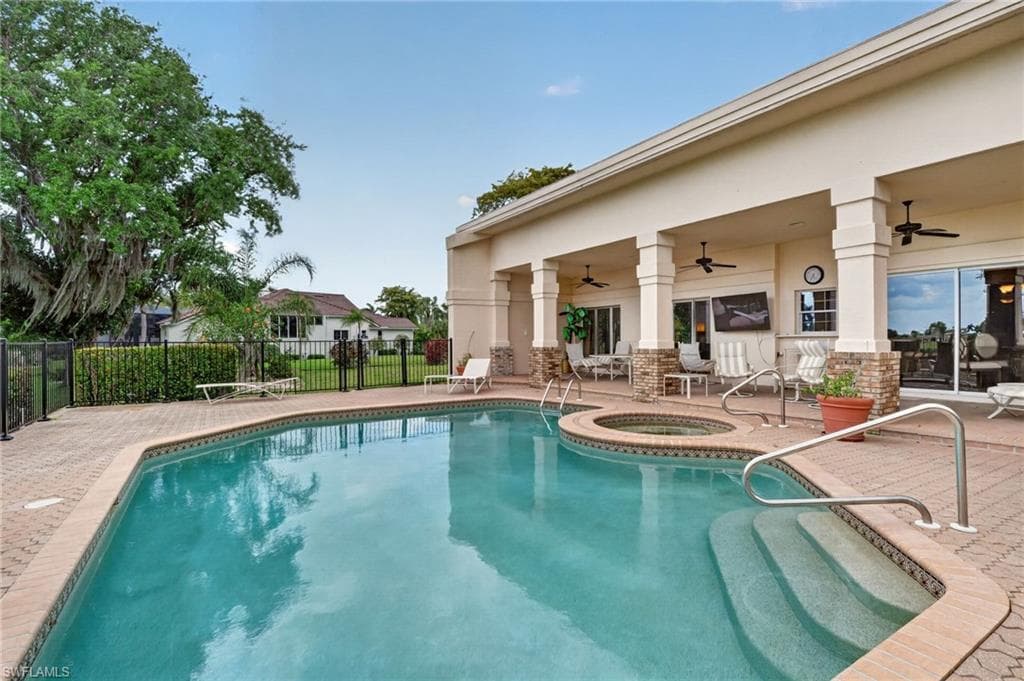 16031 Forest Oaks DR photo 32 of 45