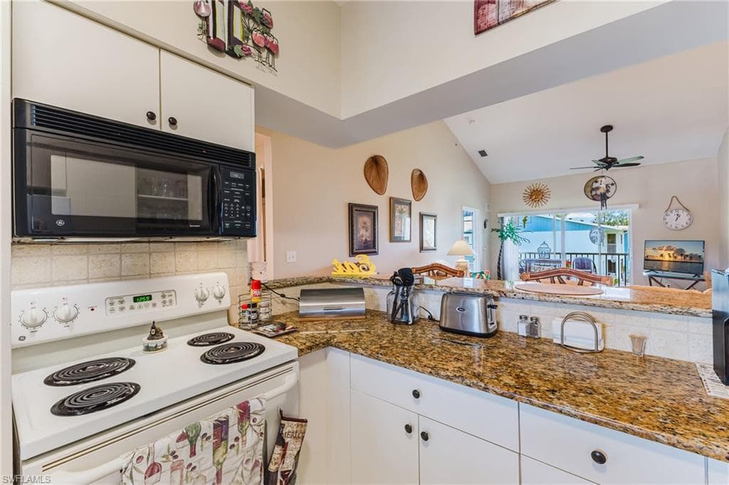 950 Hancock Creek South BLVD 423 photo 6 of 34