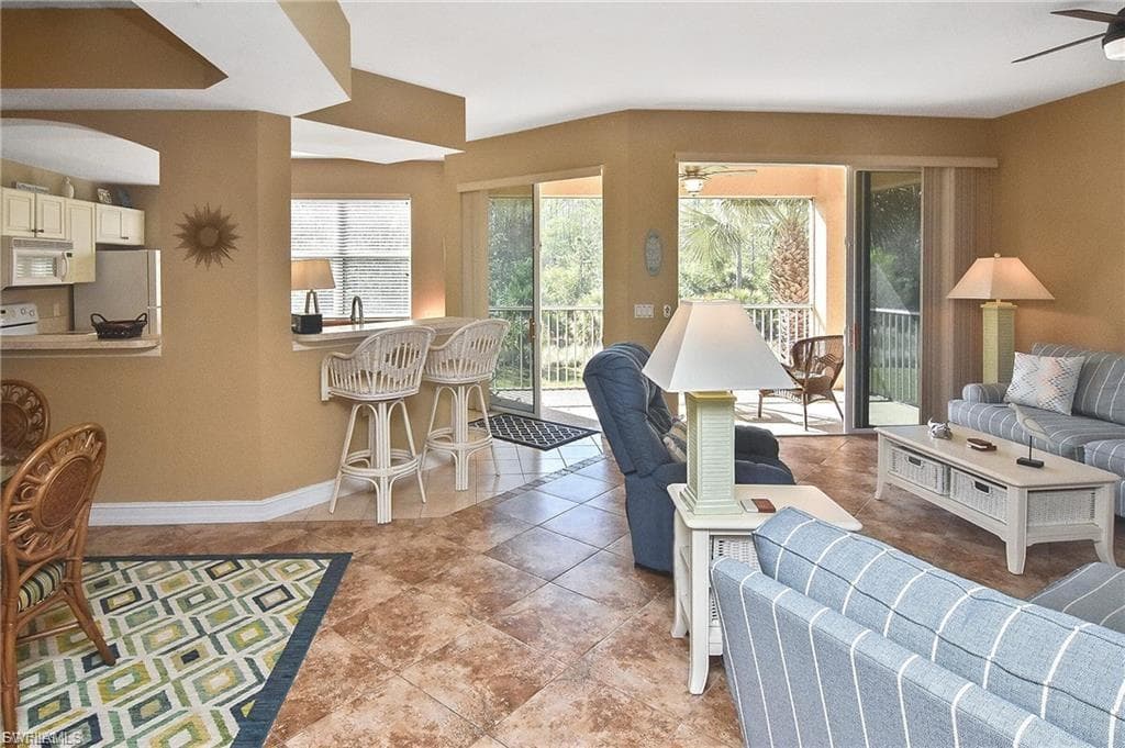 10520 Amiata WAY 205 photo 6 of 40