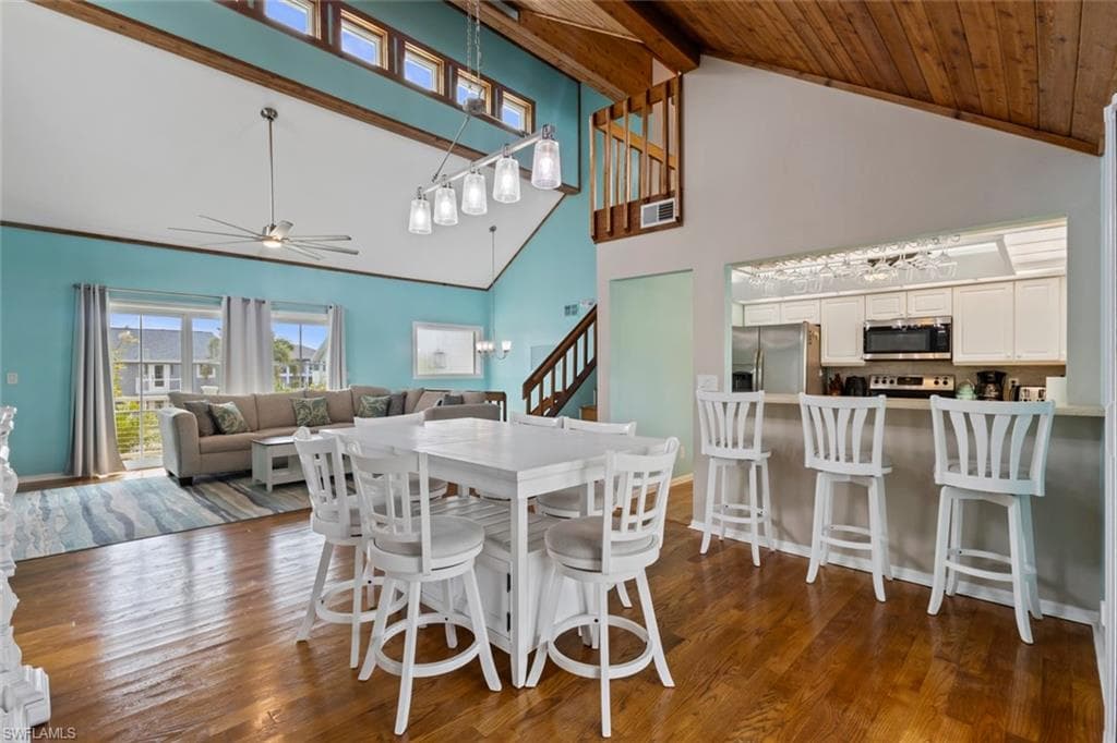 Dining area overlooking the canal.