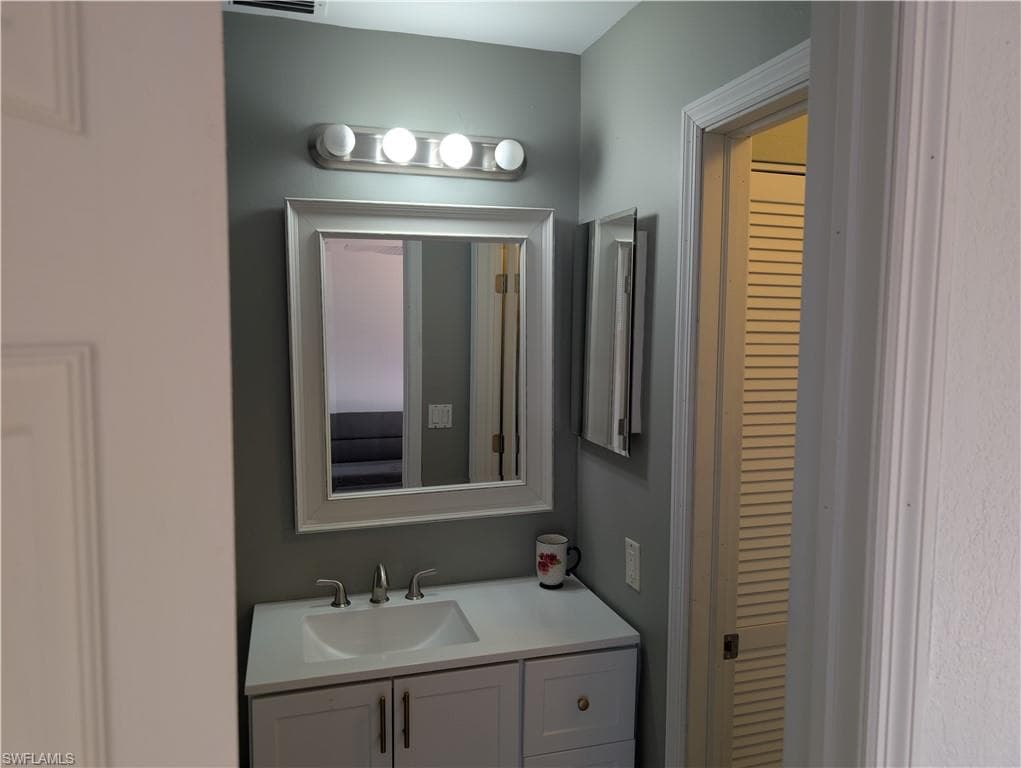 5652 Foxlake DR photo 25 of 38