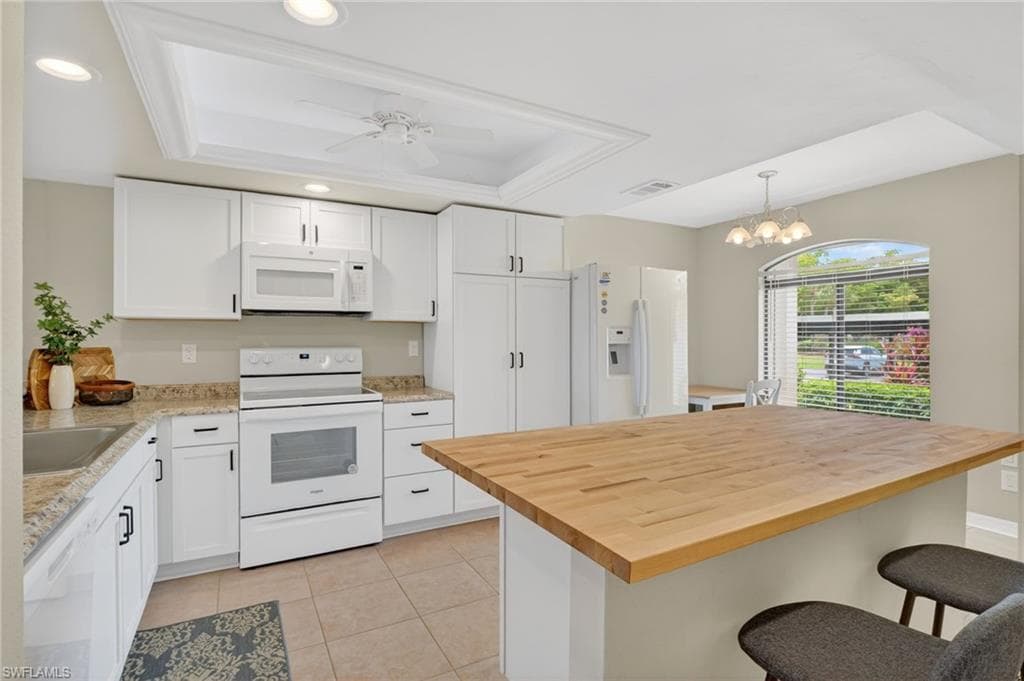 12191 Kelly Sands WAY 1505 photo 4 of 38