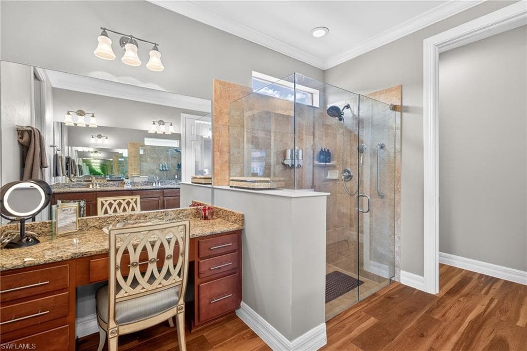 Master Make-up Vanity & Step-in Shower w/Glass Door, Private Toilet w/Integrated Bidet